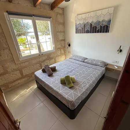 Cala'n Porter - House For 4 With Pool And Garden Hébergement de vacances *